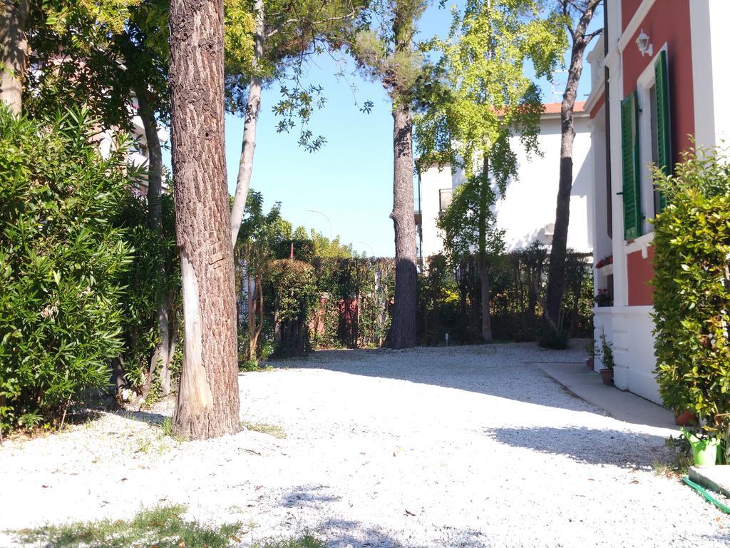 B&B Villa Regina Pisa Exteriör bild